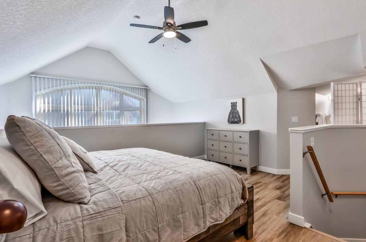 Charming 1 Bdrm Plus Loft With Views Managed By Little Sister Getaways Canmore Exterior photo