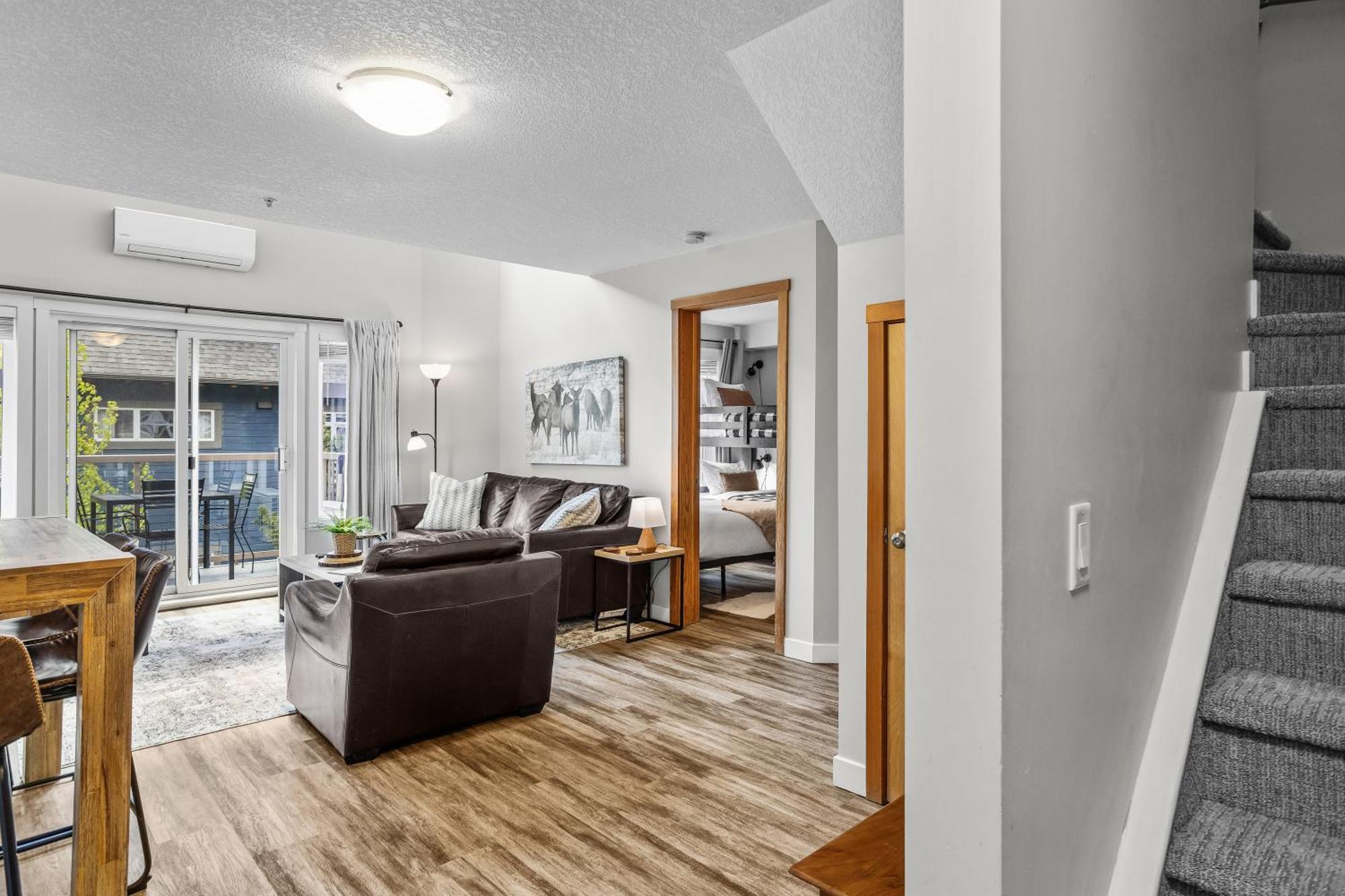 Charming 1 Bdrm Plus Loft With Views Managed By Little Sister Getaways Canmore Exterior photo