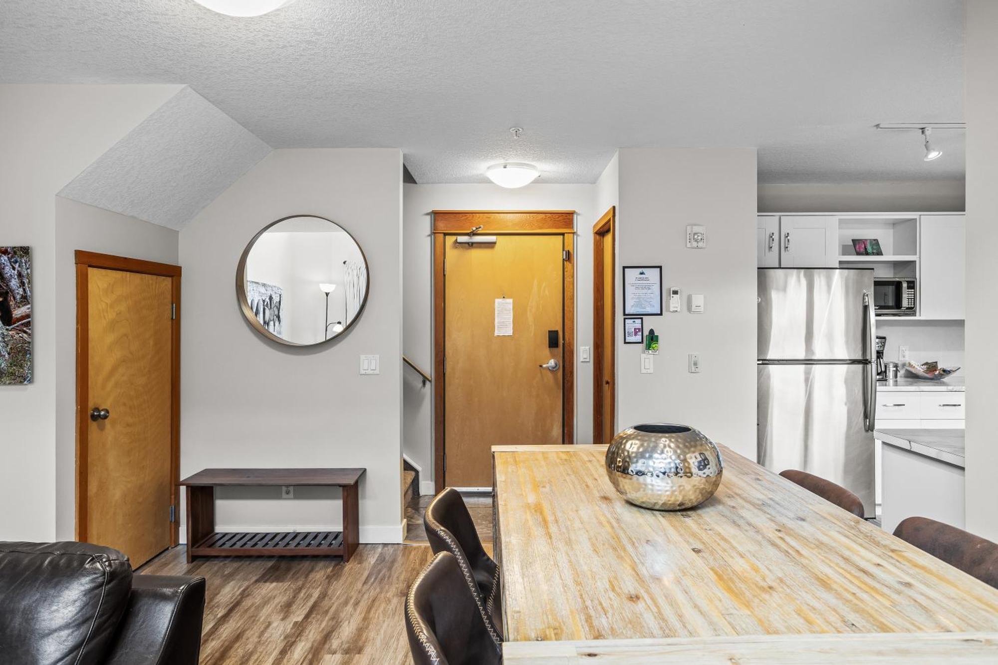 Charming 1 Bdrm Plus Loft With Views Managed By Little Sister Getaways Canmore Exterior photo