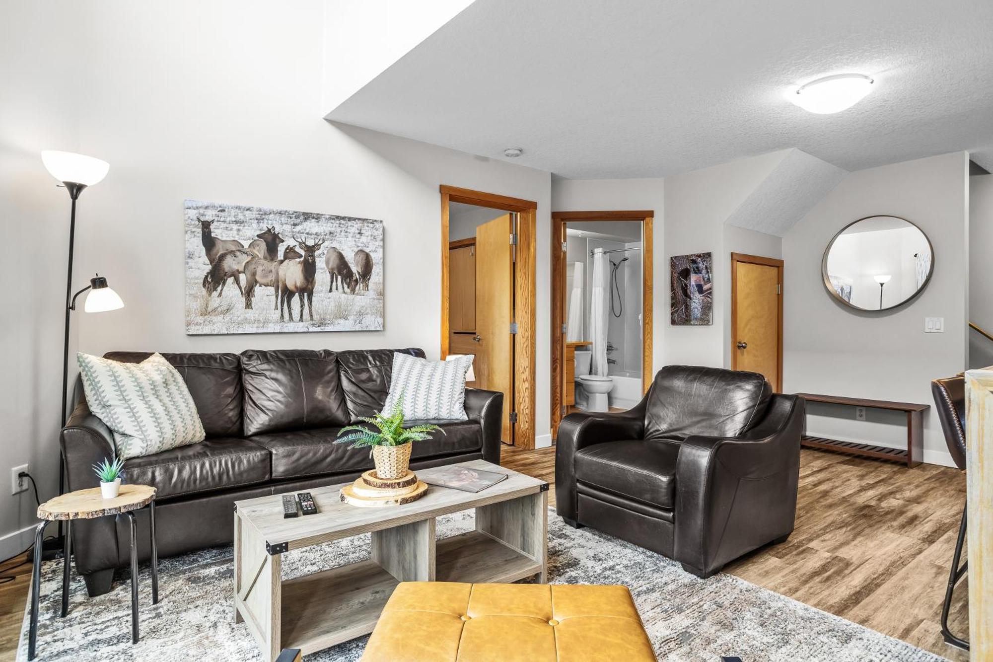 Charming 1 Bdrm Plus Loft With Views Managed By Little Sister Getaways Canmore Exterior photo